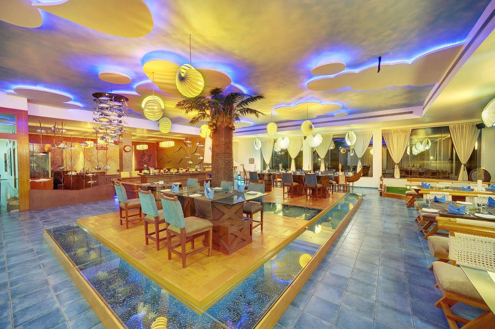 Aarohi Starz Hotel Ahmedabad Esterno foto